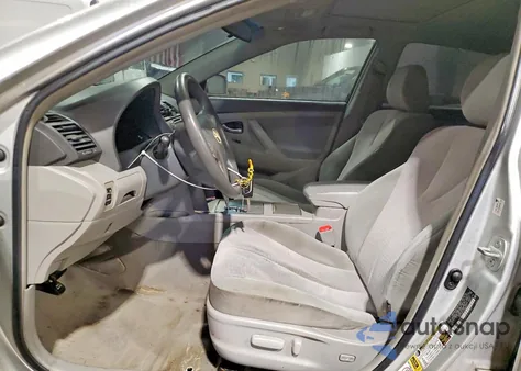 2010 Toyota Camry Le z USA, uszkodzony, nr VIN 4T4BF3EK4AR006835